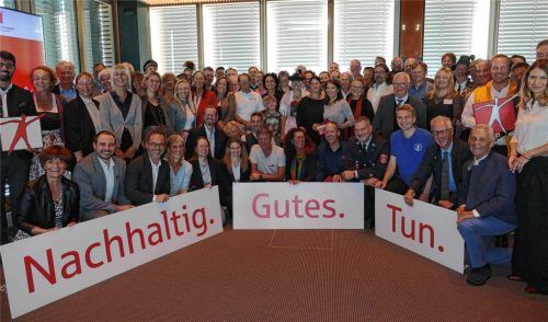 Die Empfänger der Stiftungsausschüttung 2026 mit Vertretern der Stiftungen. Alfred Schubert