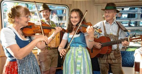 Die Familienmusi Großpointner aus dem oberösterreichischen Innviertel spielte auf dem Volksmusikschiff. Anita Berger