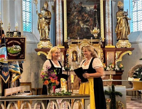 Die Frauen der Frauengemeinschaft gestalteten den festlichen Gottesdienst in der Kirche mit.