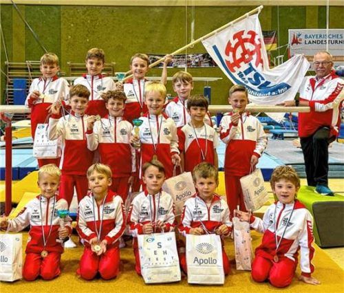 Die jungen Turner des TSV Mühldorf freuten sich über Pokale, Medaillen und Goodie-Bags.re