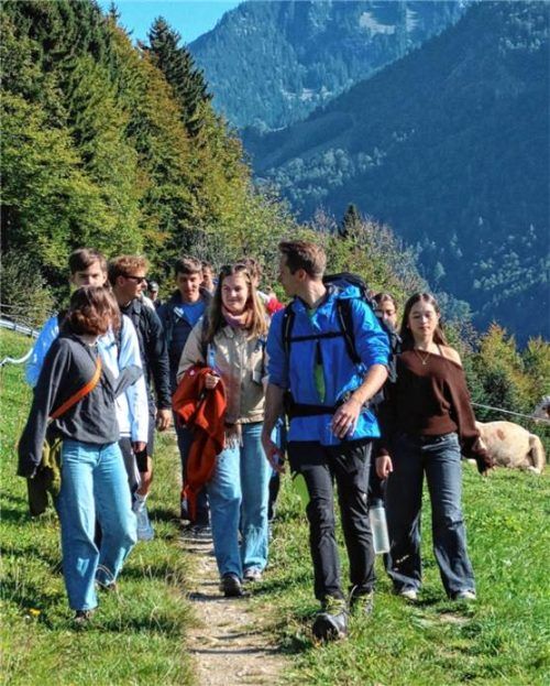Die Lehramtsstudenten befassen sich mit Naturerlebnissen auf Klassenfahrten.re