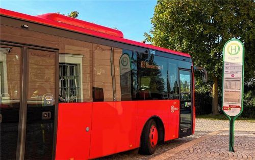 Die Linie 482 holt auch Bahnreisende in Aschau oder Bernau ab, bringt sie zur Kampenwandbahn und bis nach Sachrang. Kathrin Gerlach