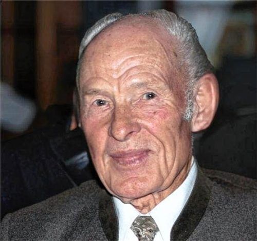 Die Menschen in Halfing trauern um einen geschätzten Mitbürger: Der Landwirt Ludwig Kaiser, bekannt als „Enhuber-Wigg“, ist im Alter von 90 Jahren verstorben. privat