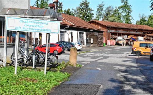 Die Straßenmeisterei des Staatlichen Bauamts hat derzeit ihren Sitz am Innspitz in Rosenheim. Doch der Wegzug ist längst geplant.Peter Schlecker