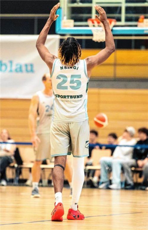 Enttäuschung nach dem Pfiff: Die Rosenheimer Basketballer hatten Regensburg nichts entgegenzusetzen.Begum Unal