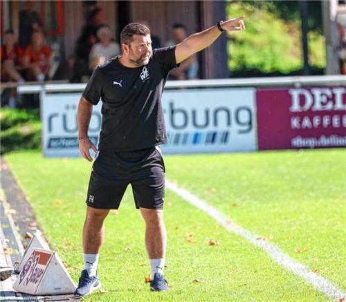 Er verpasste ein Spektakel: Wasserburg gewann in Schalding ohne den verhinderten Chefcoach Florian Heller.Mühlhofer