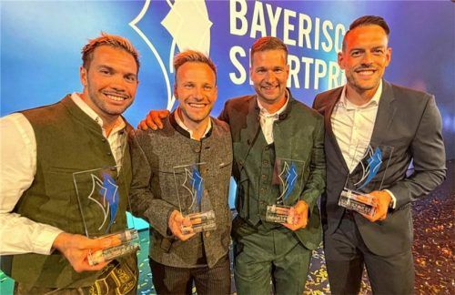 Geehrt: Tobias Arlt, Tobias Wendl, Hansi Lochner und sein Anschieber Georg Fleischhauer (von links). Kas
