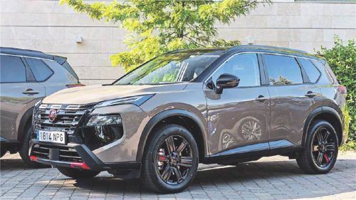 Geschärfte Optik rundum: Nissan hat beim Facelift vor allem das Aussehen des X-Trail überarbeitet. NISSAN