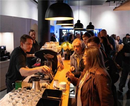 Groß war der Andrang auch an der Profi-Kaffeemaschine im Work-Café. OVB MEDIA