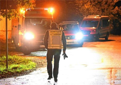 Großeinsatz in Fürstätt am Mittwoch (21. Oktober): In einer Obdachlosenunterkunft wurde ein Mann mit einer Armbrust schwer verletzt. Einsatzreport24/Markus Steinberger
