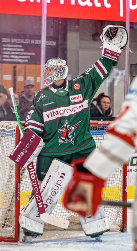 Hand hoch, wenn du am Wochenende einen Shutout feiern durftest: Starbulls-Goalie Christopher Kolarz.David Löffler