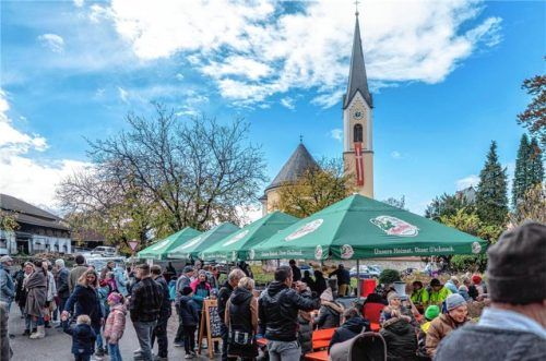 Ist nicht mehr direkt ein Geheimtipp, aber trotzdem gemütlich, echt und keinesfalls überlaufen: der Rohrdorfer Bauernmarkt. Johannes Thomae