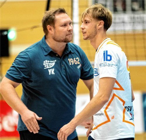 Mühldorf-Trainer Yannick Klement (links) muss auf Moritz Schreiber verzichten, der sich gegen Mömlingen eine Fraktur am Mittelhandknochen zuzog.Hergenhan