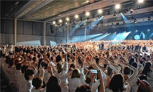 Nach gemeinsamen Proben ist im Juli 2027 ein Konzert in Rosenheim geplant. re