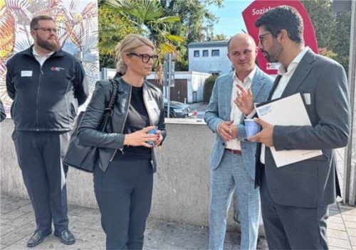 Prävention spart Pflegekosten, da waren sich Katrin Staffler, Caritas-Geschäftsführer Wolfgang Ehrenlechner und Bürgermeister Abuzar Erdogan einig. Eiglmeier
