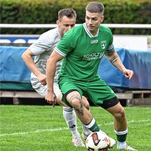 Priens Kapitän Nicolai Estermann erzielte in Raubling einen Hattrick.Franz Ruprecht