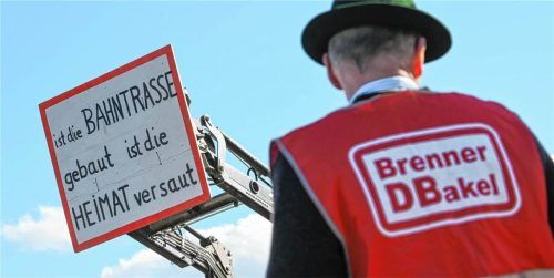 Protest gegen Bahn-Pläne: Seit Jahren gibt es Widerstand in der Region Rosenheim gegen den Neubau eines Brenner-Nordzulaufs. Tobias Hase/dpa