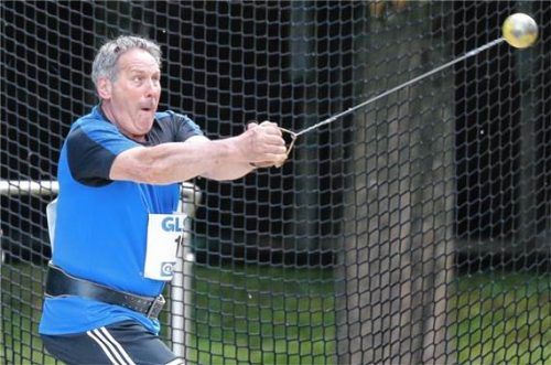 Reinhard Abram aus Bruckmühl wurde Bayern-Meister im Wurf-Fünfkampf der Senioren M65.Ludwig Stuffer