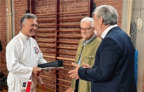 Sichtlich gerührt: Andreas Kaufmann nimmt seine Auszeichnung entgegen.Matze Riedel (JJVB)