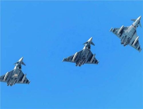 Solche Kampfjets aus Neuburg flogen auch über den Königssee. Imago