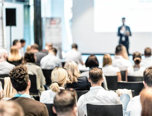 Unabhängige Fachleute aus den Bereichen der Finanzen und Steuern liefern beim Expertenforum von OVB und V-Bank am 1. Dezember 2026 in kurzen und prägnanten Vorträgen Antworten auf relevante Fragestellungen. adobestock