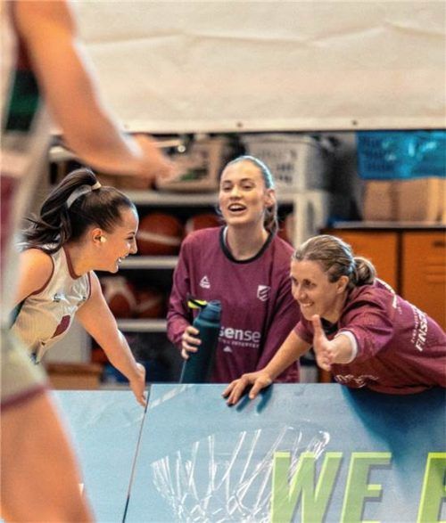 Weiter unbesiegt: Der Sportbund mit Kiara Szenes, Klara März und Liisi Sokman (von links).Begum Unal